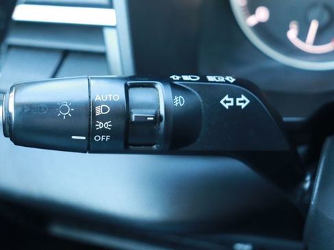 Used 2024 Mitsubishi Outlander SE image 28