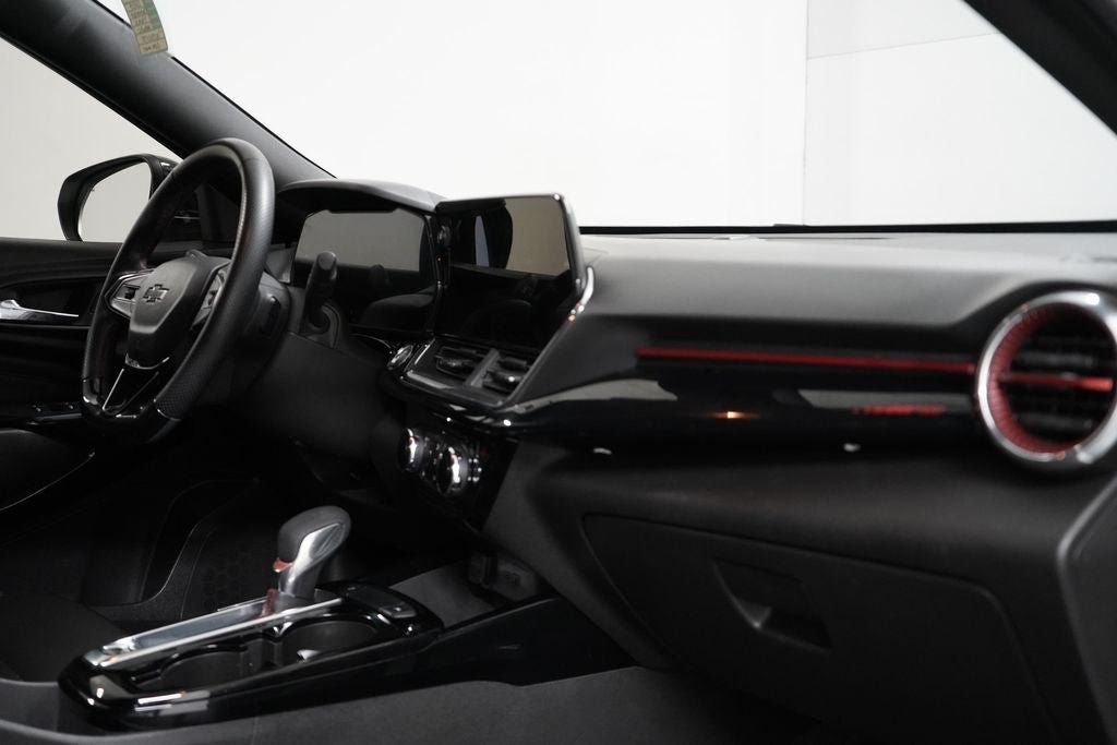 Used 2025 Chevrolet Trax RS w/ Driver Confidence Package FWD image 22