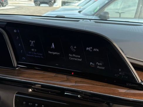 Used 2023 Cadillac Escalade Sport Platinum w/ LPO, ONYX Package image 31