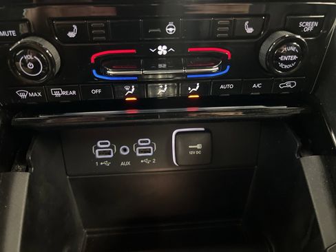 Certified 2023 Jeep Grand Cherokee L Limited w/ Black Appearance Package image 12