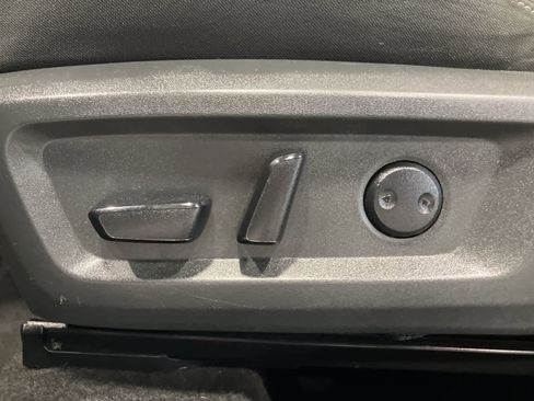 Used 2024 Nissan Rogue SV image 11