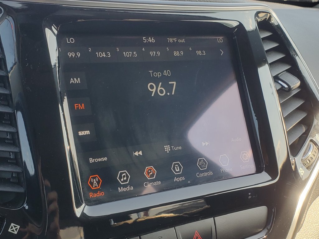 Used 2020 Jeep Cherokee Limited AWD/4WD image 17