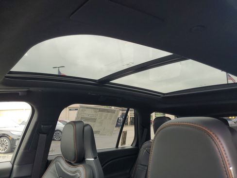 New 2026 Lincoln Aviator Black Label AWD/4WD image 10