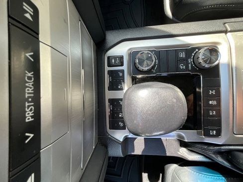 Used 2016 Toyota Land Cruiser image 15