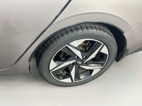 Used 2023 Hyundai Elantra SEL w/ Convenience Package FWD image 30