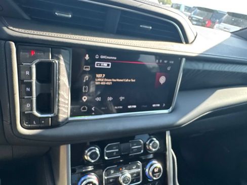 Used 2024 GMC Yukon Denali w/ Advanced Technology Package AWD/4WD image 33