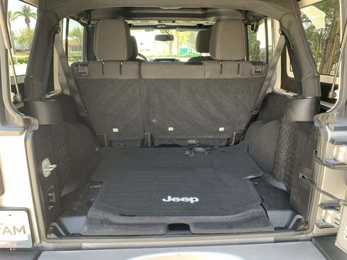 Used 2016 Jeep Wrangler Unlimited Sahara w/ Connectivity Group image 23