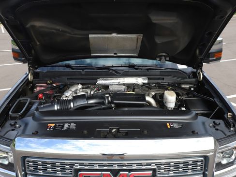 Used 2019 GMC Sierra 2500 Denali AWD/4WD image 30