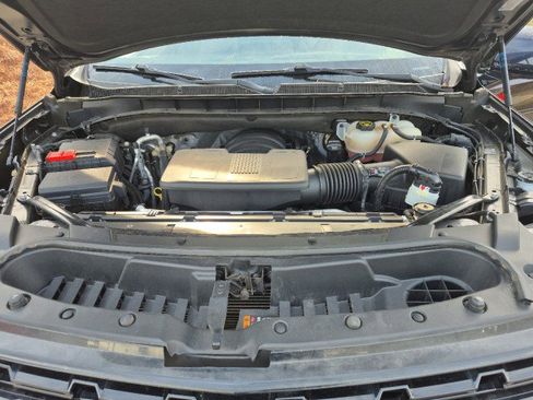 Used 2023 Chevrolet Suburban Z71 w/ Luxury Package image 18