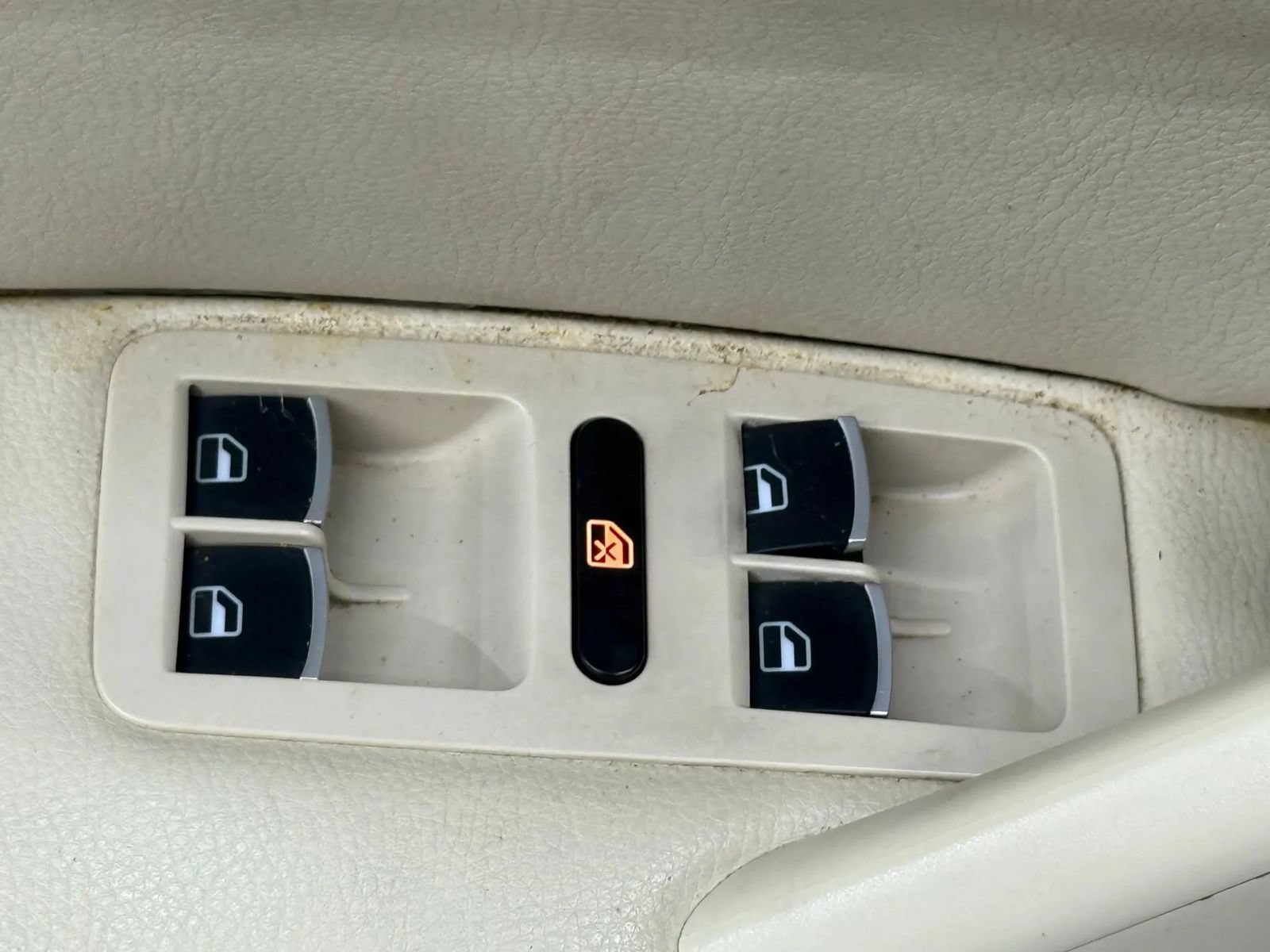 Used 2013 Volkswagen Passat TDI SE FWD image 25