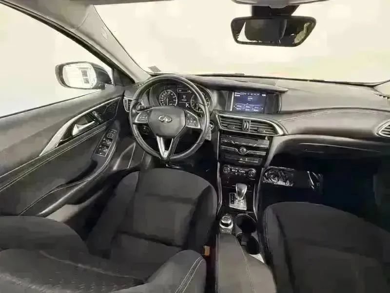 Used 2017 INFINITI QX30 FWD image 20