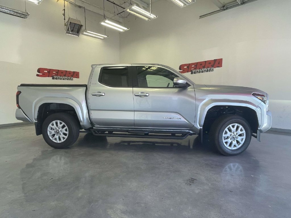 Used 2025 Toyota Tacoma SR5 RWD image 2