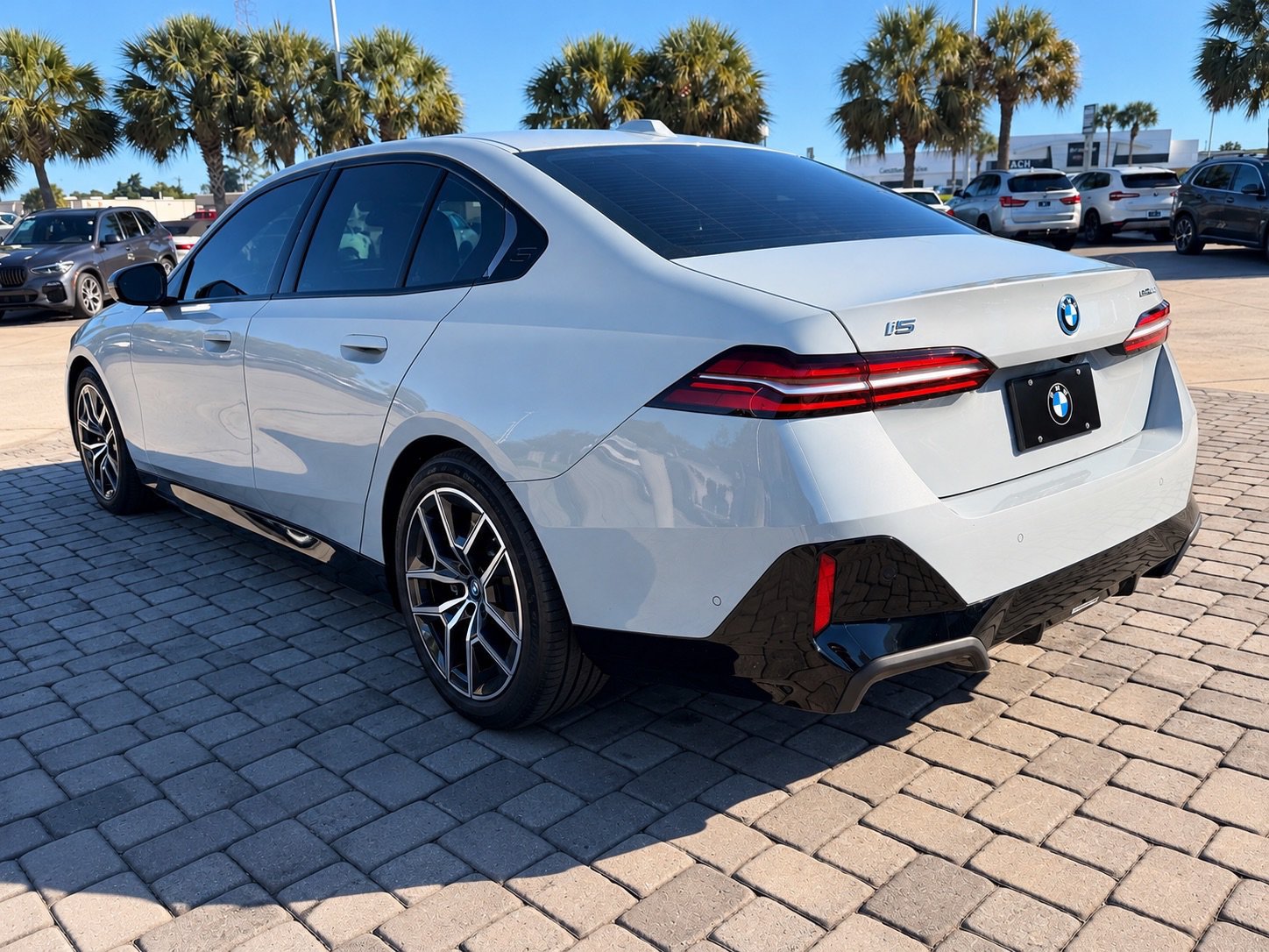 Used 2024 BMW i5 eDrive40i w/ M Sport Package RWD image 11