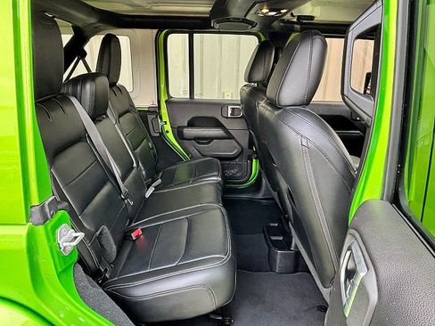 Used 2019 Jeep Wrangler Unlimited Sahara w/ Uconnect 4C Nav & Sound Group AWD/4WD image 19