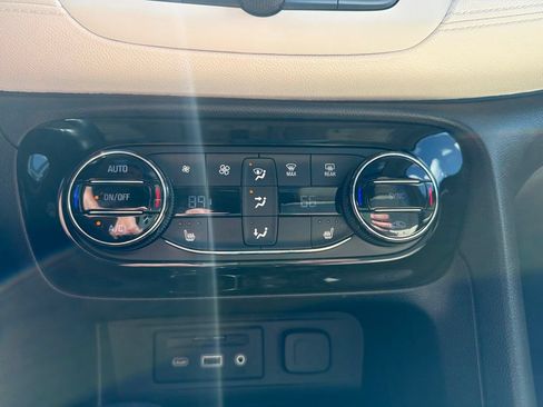 Used 2021 Buick Encore GX Essence w/ Advanced Technology Package AWD/4WD image 22