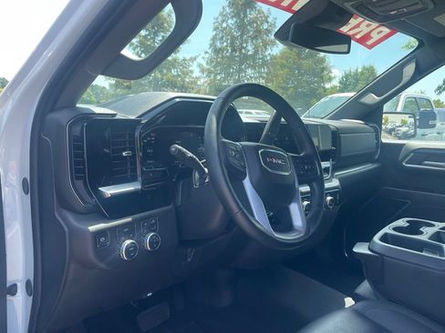 Used 2026 GMC Sierra 1500 SLT AWD/4WD image 9