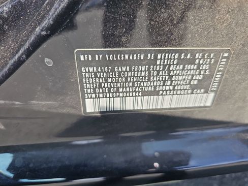 Used 2023 Volkswagen Jetta SE FWD image 9