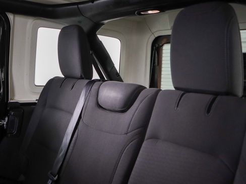 Used 2022 Jeep Wrangler Unlimited Sahara image 26