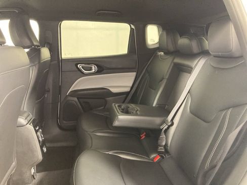 Used 2025 Jeep Compass Limited AWD/4WD image 18