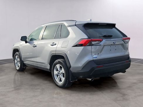 Used 2021 Toyota RAV4 XLE w/ Convenience Package AWD/4WD image 7