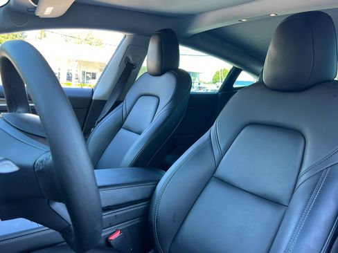 Used 2022 Tesla Model 3 Performance image 5