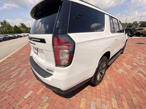Used 2023 Chevrolet Suburban Z71 w/ Luxury Package AWD/4WD image 35