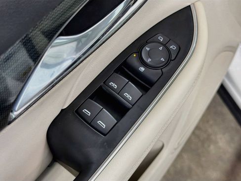 Used 2023 Buick Envision Preferred AWD/4WD image 18