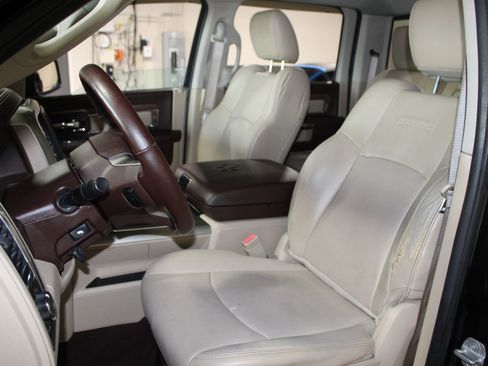 Used 2013 RAM 1500 Laramie image 25