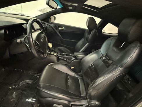 Used 2013 Hyundai Genesis 3.8 image 15