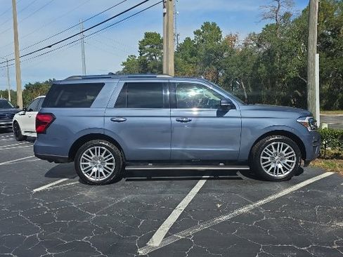 Certified 2022 Ford Expedition Limited image 9