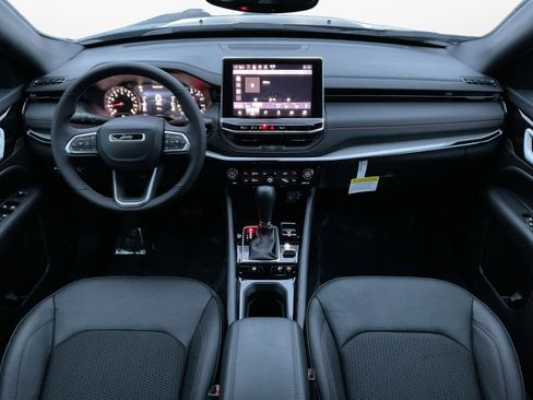 Used 2024 Jeep Compass Trailhawk w/ Trailhawk Convenience Group image 10