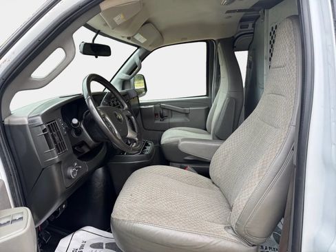 Used 2019 Chevrolet Express 2500 w/ Driver Convenience Package RWD image 9
