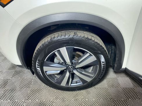 Used 2023 Nissan Rogue SL image 10