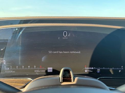 Used 2023 Cadillac Escalade ESV Premium Luxury image 24