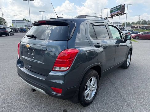 Used 2022 Chevrolet Trax LT w/ LT Convenience Package AWD/4WD image 5