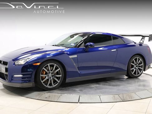 Used 2014 Nissan GT-R Premium image 1