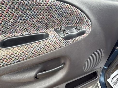 Used 2002 Dodge Ram 2500 Truck SLT image 26