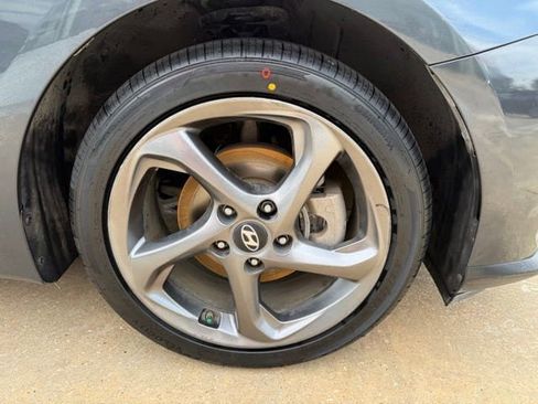 Used 2019 Hyundai Veloster 2.0 FWD image 9