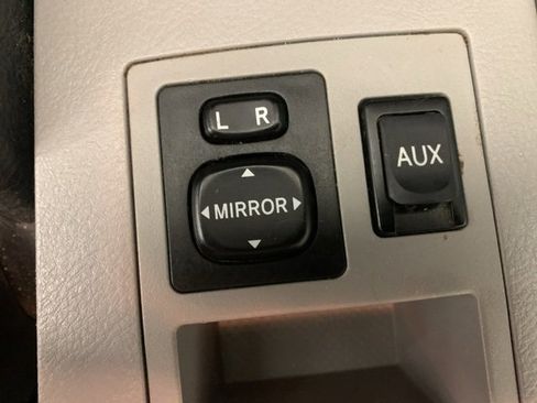 Used 2011 Toyota RAV4 Limited image 27