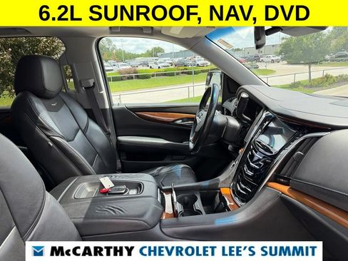 Used 2016 Cadillac Escalade ESV Luxury AWD/4WD image 35
