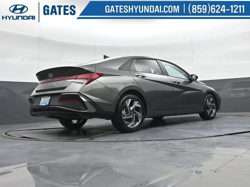 Used 2025 Hyundai Elantra Sport image 36