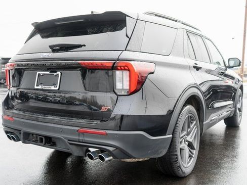 Used 2025 Ford Explorer ST image 6