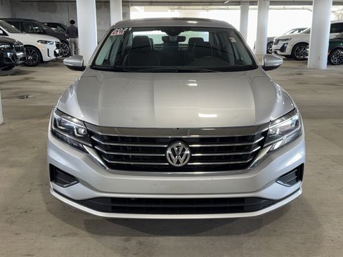 Used 2021 Volkswagen Passat 2.0T SE FWD image 3