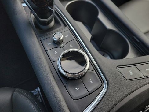 Certified 2025 Cadillac XT5 Premium Luxury image 29