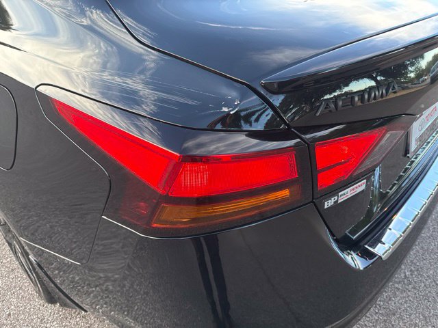 Used 2022 Nissan Altima 2.5 SR w/ Midnight Edition Package FWD image 10