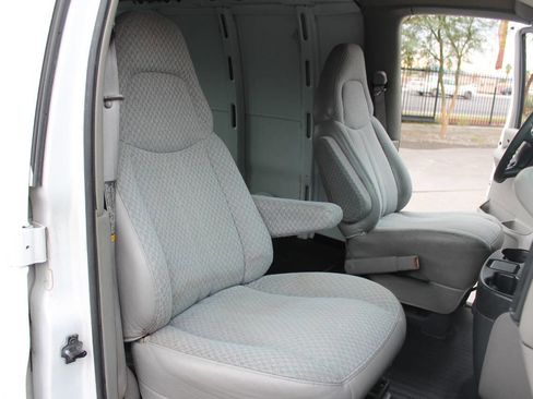 Used 1998 GMC Savana 2500 image 28