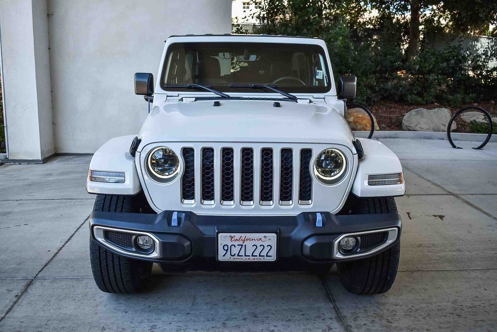 Used 2023 Jeep Wrangler Unlimited Sahara AWD/4WD image 2