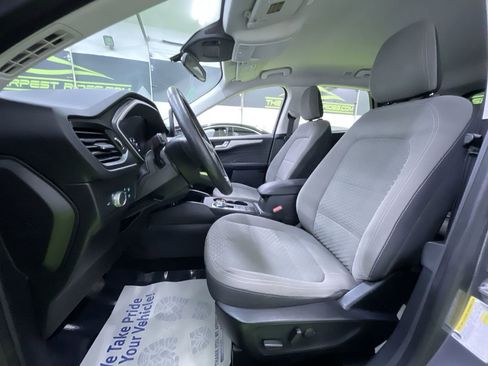 Used 2021 Ford Escape SE w/ SE Sport Appearance Package image 18