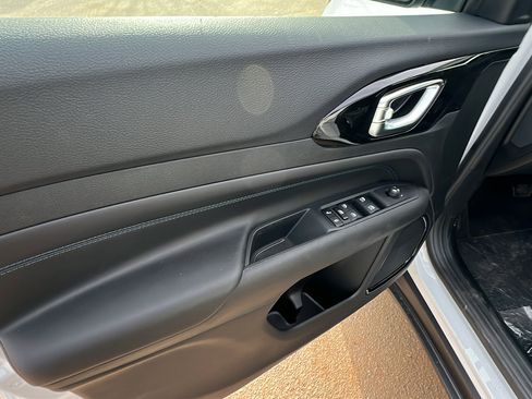 New 2026 Jeep Compass Latitude image 14