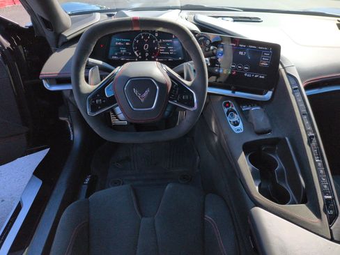Used 2022 Chevrolet Corvette Stingray Premium Cpe w/ Z51 Performance Package RWD image 28